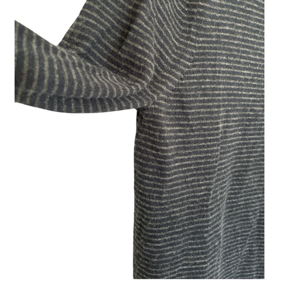 Ann Taylor Loft wool blend sweater. Navy and grey size M EUC D-8 - Picture 4 of 7